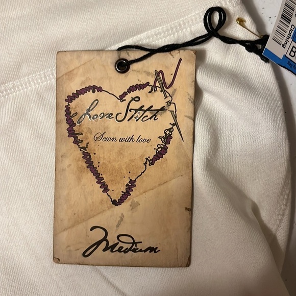 Love stitch off white pants, embroidery on keg. Sz med - Picture 5 of 9